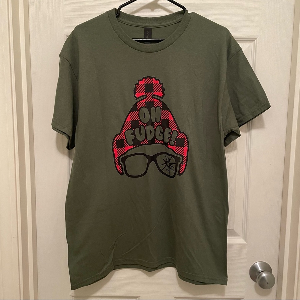 A Christmas Story Graphic Tee Size Large Oh Fudge!‎ Green Shirt w/ Hat & Glasses
